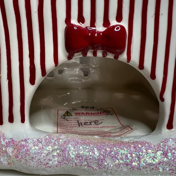 Blue Sky Clayworks x Sanrio Hello Kitty Christmas "Warmest Wishes" Ceramic House - Picture 11 of 13